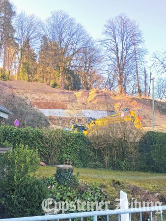 Gro&szlig;baustelle zur Erschlie&szlig;ung des Grundst&uuml;cks im Eppenhainer Weg 23.Foto: privat
