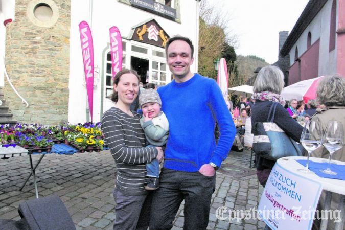 Familie Nienaber-Stoll ist neu in Eppstein und kam zum Neubürgertreff.Foto: bpa
