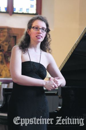 Die Pianistin Anna Victoria Tyshayeva in der Talkirche.Foto: Julia Palmert