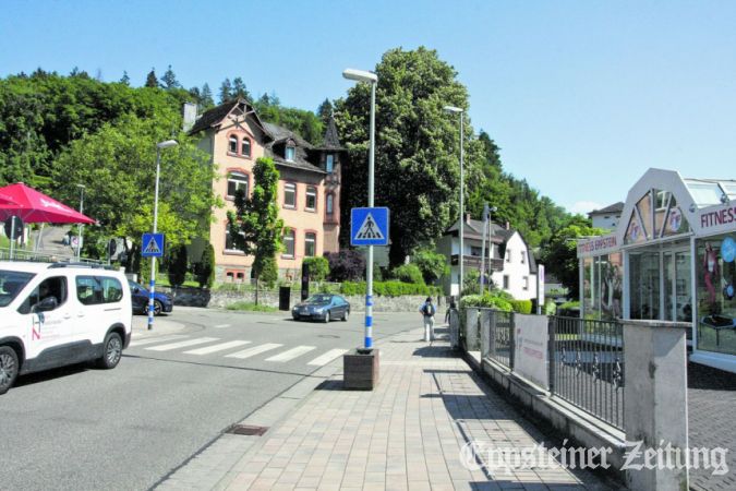 Der Blitzer in der Hauptstraße in Höhe des Zebrastreifens soll Fußgänger schützen.Foto: J. Palmert