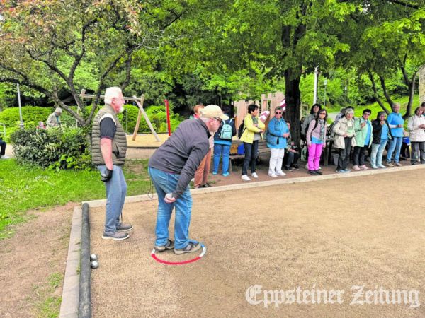 Heinz Reinisch und Thomas Göb bei der Boule-Vorführung
            Foto: privat