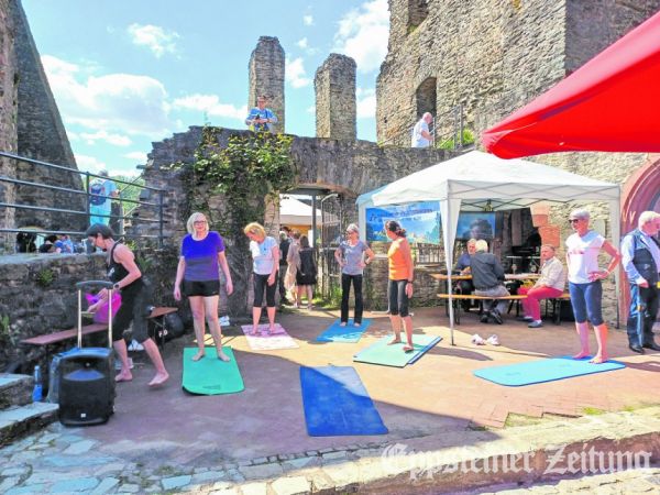 Bühenprogramm beim Fest der Vereine 2024.
            Foto: privat