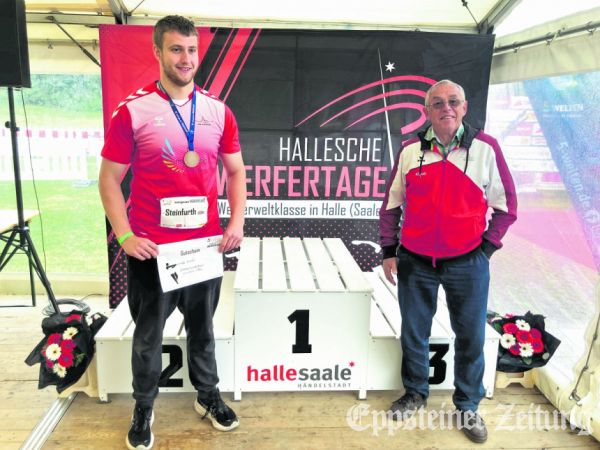 Tim mit Trainer Klaus Steinfurth.Foto: privat