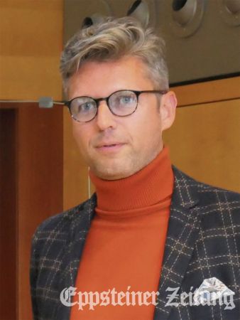 Dirk Büttner bereitet sich auf den Bürgermeisterwahlkampf in Liederbach vor.Foto: Beate Schuchard-Palmert