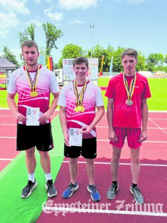 Drei Eppsteiner Einzelstarter bei den Deutschen Meisterschaften im Rasenkraftsport (v.l.): Tim Steinfurth, Sebastian Arnold und Karsten Steinfurth.Foto: privat