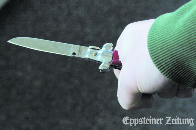 Die Kreisverwaltung weist darauf hin, dass Springmesser bis 1. Oktober straffrei abgegeben werden können. Foto: Pressestelle MTK