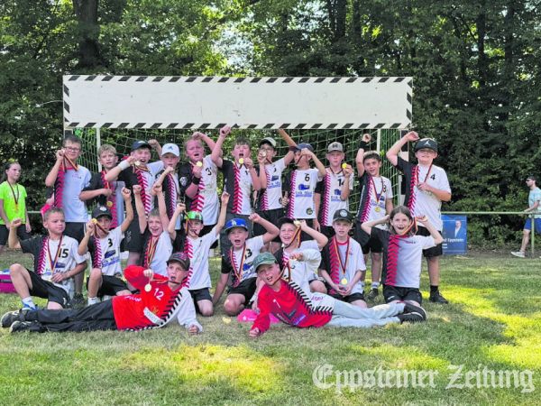 Die E-Jugend der EppLa hat Grund zum Jubeln beim Rennewäms-Cup.Foto: privat