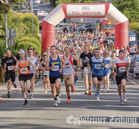 Marc Glöckner, hier beim Start, war 2025 auf Platz  5 schnellster Eppsteiner beim Burg-Lauf.
            Foto: Walter Adler