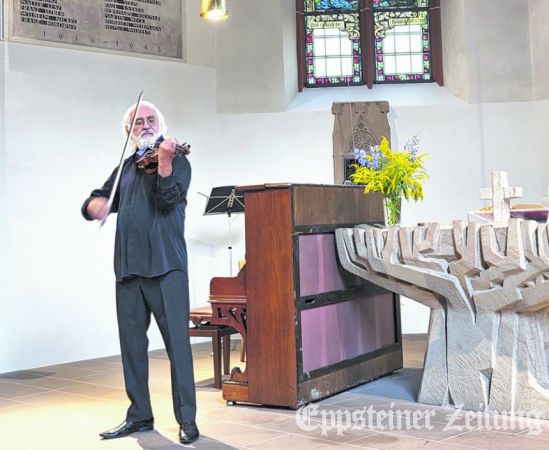 Michel Gershwin bei seinem Solo in der Talkirche. Fotos: U. Kindermann