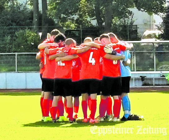 Das Team der TuS Niederjosbach bei der Einstimmung kurz vor Anpfiff.Foto: privat