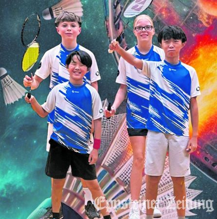 Die siegreiche Badminton-U15 I nach dem 6:0 beim TuS Schwanheim. Fotomontage: privat