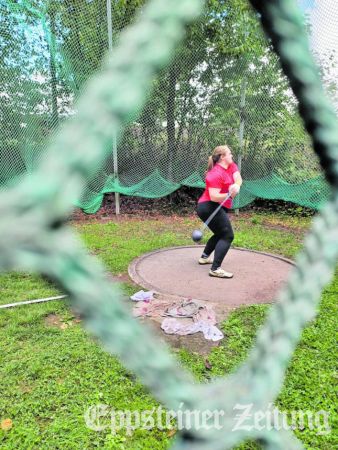 Maria Antonia Speck beim Hammerwerfen
            Foto: privat