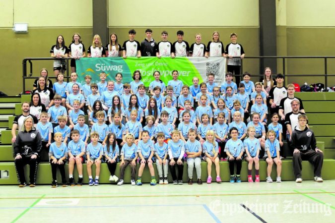 65 Kinder feierten in den Herbstferien ein Handballfest mit der HSG EppLa.Foto: privat