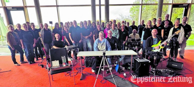 20vor8Chorisma braucht die große Bühne – die Generalprobe ist geglückt, am Samstag steht der junge Chor des GV Liederkranz auf der Bühne in der Comenius-Halle.Foto: privat