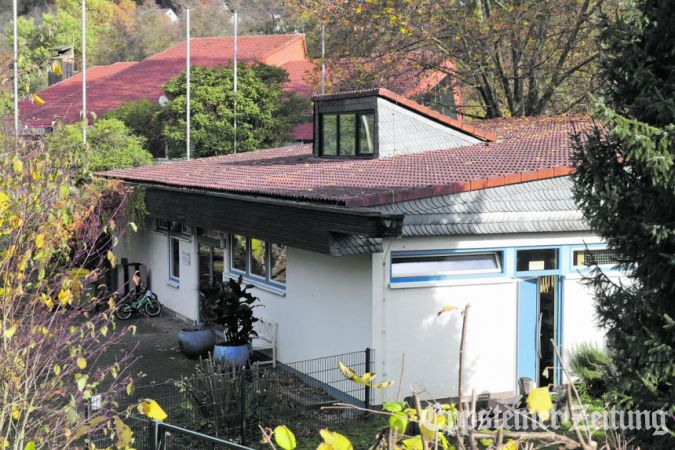 Das Dach der Kita Ringelsocke soll abgedeckt, mit neuer Folie abgedichtet und wieder eingedeckt werden.Foto: Beate Schuchard-Palmert