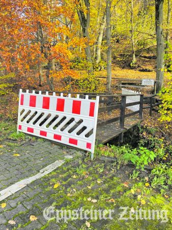 Die Brücke über den Silberbach ist gesperrt.
            Foto: Eva Palmert