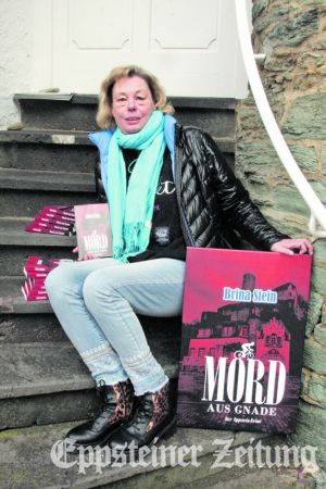 Sabrina Reulecke alias Brina Stein mit ihrem neuen Titel.Foto: Beate Schuchard-Palmert