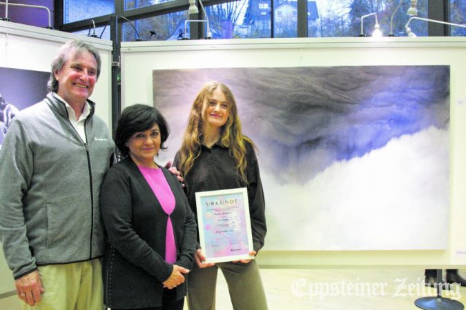Stephanus und Carmina van Bergerem stifteten den Bürgerpreis, der an Zoe Mahlau ging.Foto: Beate Schuchard-Palmert