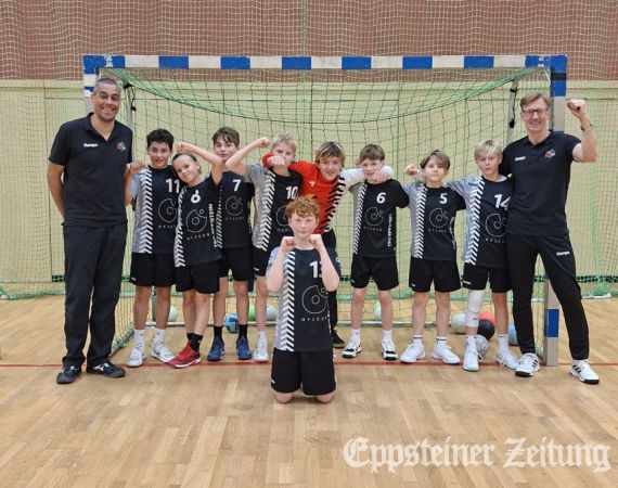 So sehen Sieger aus: Die D1-Handballer feierten ein 38:4-Schützenfest bei der TSG Eddersheim.Foto: privat