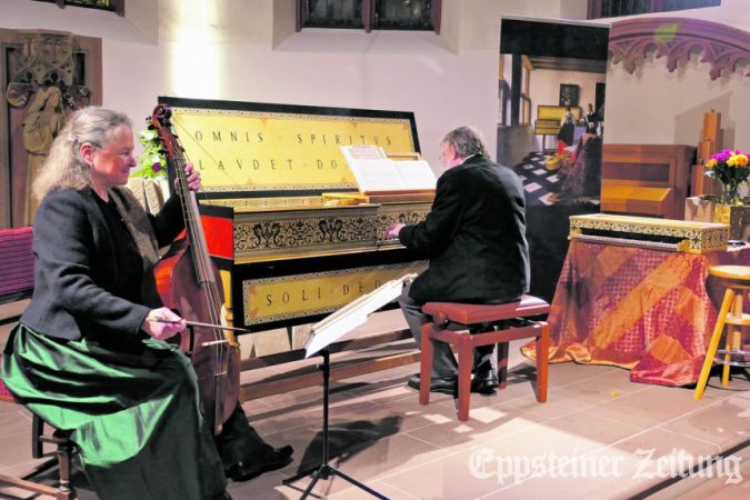 Bei der Abendmusik versetzten Roswitha Bruggaier und Diez Eichler ihre Zuhörer in ein Wohnzimmer barocker Bürger.Foto: privat