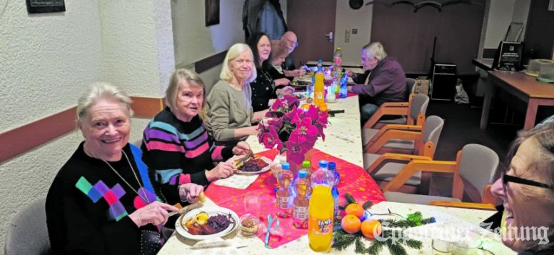 Vor dem Abendessen erwarteten die Senioren Livemusik.
            Foto: Caren Lewinsky