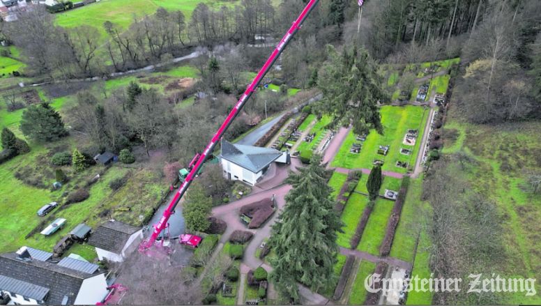 Wie in Ehlhalten, sind auch auf anderen städtischen Friedhöfen längst nicht alle Grabstellen belegt. Ein Grund dafür: Erdbestattungen werden kaum noch gewünscht, Urnengräber brauchen weniger Platz. Foto: private Drohnenaufnahme in Ehlhalten, Mitte Januar 2023