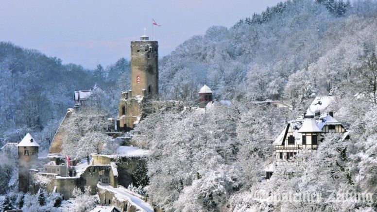 Vom Bergfried der Burg Eppstein bietet sich ein herrlicher Ausblick.Foto: Dieter Neuhaus.