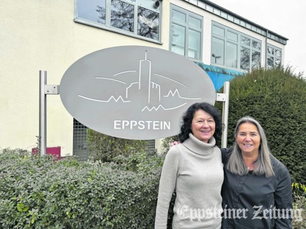 Regina Schleicher und Rosemarie Pietrek haben beide am 1. September 1978 ihre Ausbildung bei der Stadt begonnen und gehen jetzt gleichzeitig in Rente.
            Foto: Stadt Eppstein