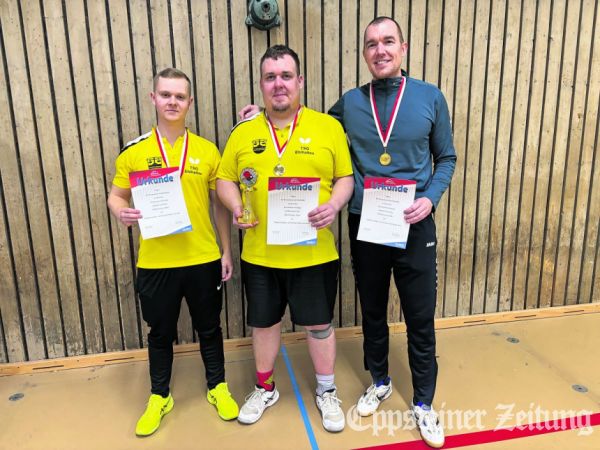 Mattis Schubert, Jan Rudolph, Frieder Jurezek (v.l.) sind Kreispokalsieger.Foto: privat