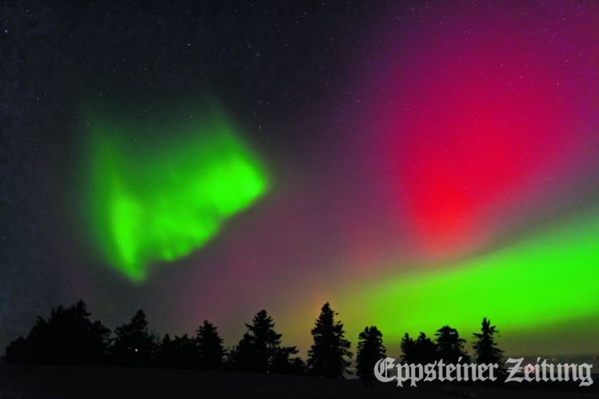 Blick vom Feldberg über den Taunus. Dort war die Sicht in der Nacht zum Dienstag besonders klar. Unser Fotograf Jonas Schönian ließ sich die einmalige Gelegenheit für diese Fotos nicht entgehen. Foto: Jonas Schönian