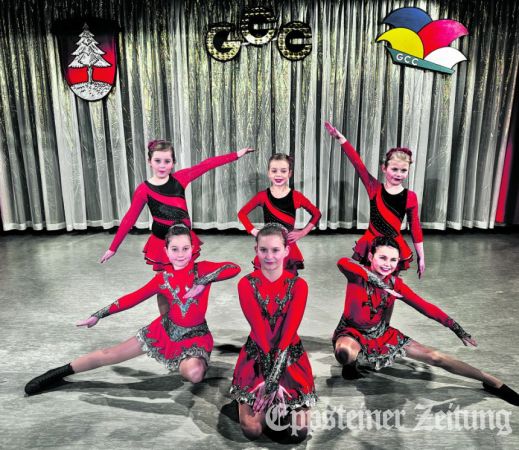 Endlich auf der Bühne: Die Garde der „Schneckscher“ musste lange auf ihren Auftritt warten.