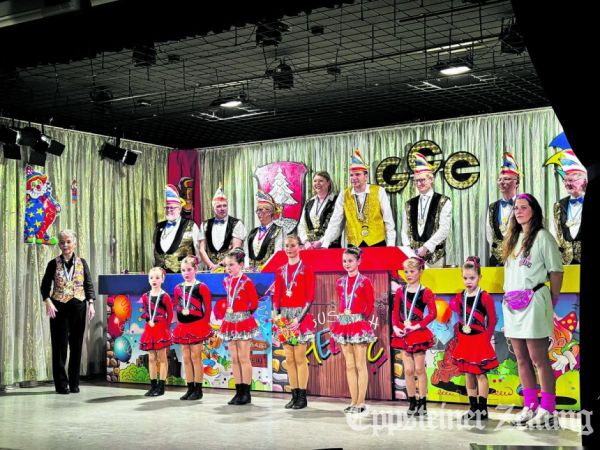 Auch für die jüngste Garde des GCC, die „Schneckscher“ gab es Orden und ein dreifach donnerndes Helau.Foto: Sabrina Reulecke