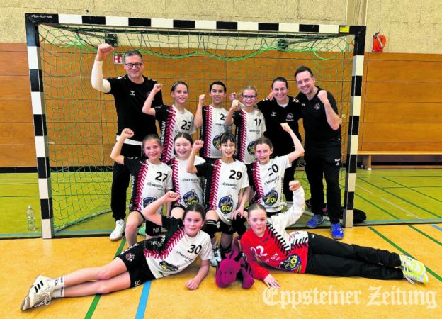 Die weibliche D2-Jugend der HSG EppLa feiert ihren Sieg gegen Eltville.Foto: privat