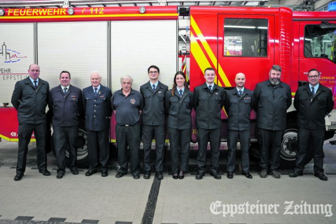 Die Feuerwehr ist auch f&uuml;r 2026 gut aufgestellt (v.li.): Wehrf&uuml;hrer Alexander Seiffen, Rainer Horn, Dieter Kilb, Hans Menke, Malte Weber, Hannah Bang, Tim Menke, Andreas Meyer-Jeran, Michael Thieme, der stellvertretende Wehrf&uuml;hrer Benjamin Dick. &nbsp;Foto: privat