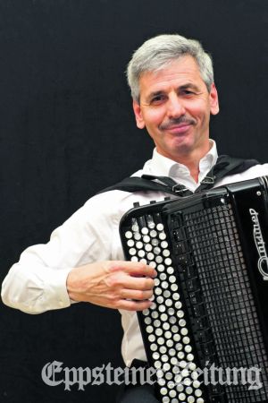 Victor Pribylov ist Virtuose auf dem Knopfakkordeon.Foto: Veranstalter