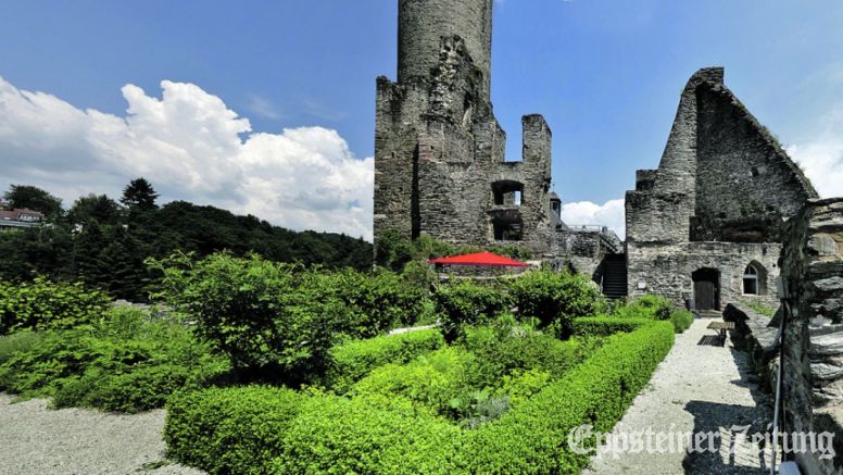 Der barocke Altangarten auf der Burg.
            Foto: Arnd Rödiger