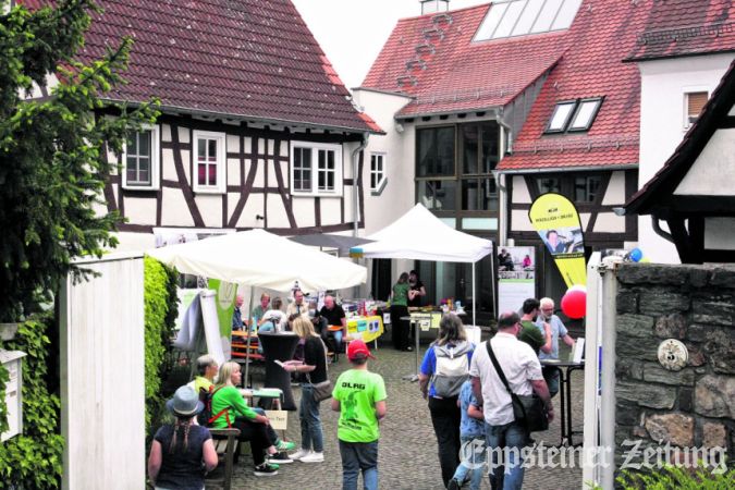 So wie in der Schäfergasse öffneten am Sonntag viele Höfe in Bremthal die Tore. 
             Foto: Julia Palmert