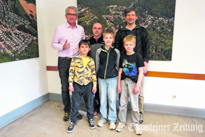 Hinten die Sieger bei den Erwachsenen: Alexander Sehr (2.), Stadtmeister Peter Raab und Florian Schwerteck (3.), vorne die Jugend: David Marquardt (2.), U20-Stadtmeister Julian Stempel und Leonard Raue (3.). Foto: privat