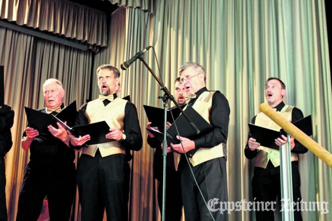 Der Sängerbund feierte 175 Jahre Männerchorgesang.Fotos: Beate Schuchard-Palmert