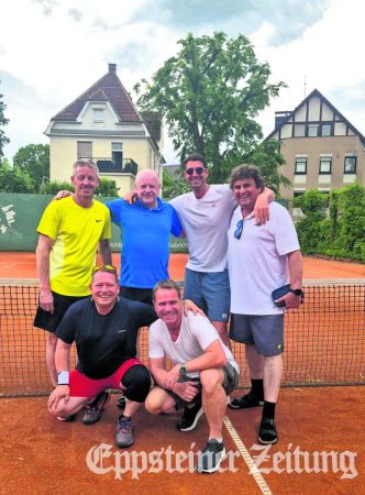 Die Herren 50 des TC Eppstein gut gelaunt in Wiesbaden – trotz Niederlage.Foto: privat