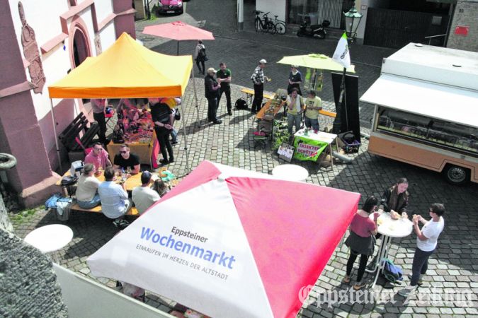 Eppsteiner Wochenmarkt freitags von 14 bis 18 Uhr, im Sommer bis 19 Uhr auf dem Gottfriedplatz vor der Talkirche.Foto: EZ