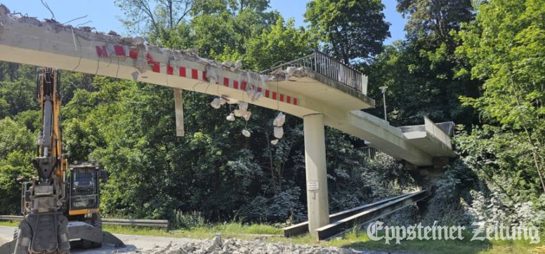 Brücke mit hängenden Steinen…
Foto: Stadt Eppstein