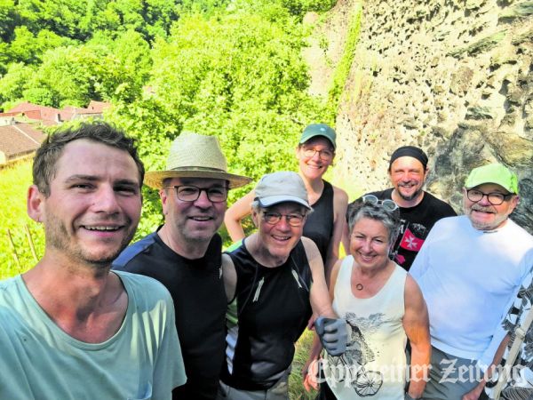 Die Burg-Freunde nach getaner Arbeit.Fotos: privat