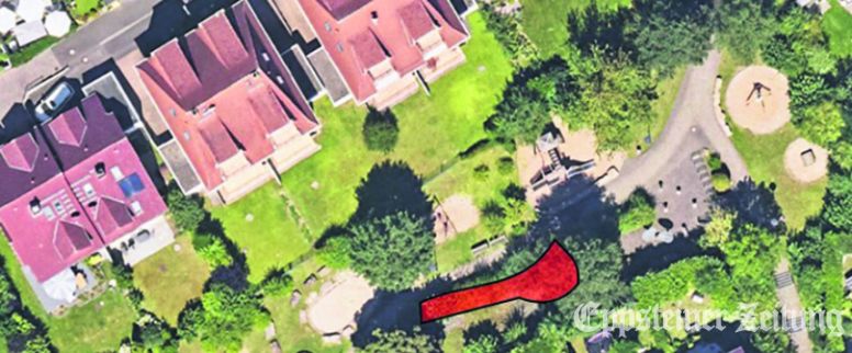 Das Rückhaltebecken in Bremthal Auf dem Hecken (rot markiert) wird saniert.
            Foto und Skizze Stadt Eppstein