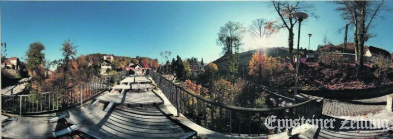 Dieser „Rundum“-Blick auf die Fußgängerbrücke und die Altstadt ist Vergangenheit. Das Foto stammt von Jörg Ulrich Herrmann.