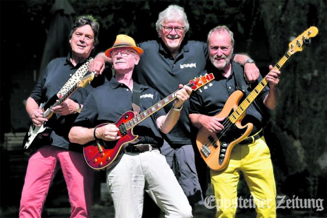 Die Musiker von Faltenrock (v. l.): Naum Schmidt (Gitarre), Klaus Rissmann (Gesang, Gitarre, Mundharmonika) Bodo Mensing (Schlagzeug) und Paul Pfeffer (Bass, Gesang).Foto: privat
