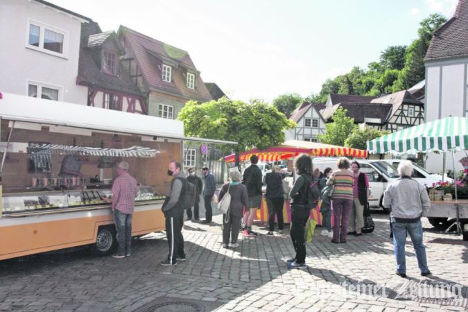 Jeden Freitagnachmittag ist Wochenmarkt auf dem Gottfriedplatz in der Altstadt. Am 11. September findet dort der erste Genussmarkt statt. Foto: Julia Palmert