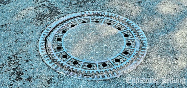 Auf der frisch sanierten Umgehungsstraße B 455 muss an den Kanalschächten nachgebessert werden.Foto: Stadt Eppstein