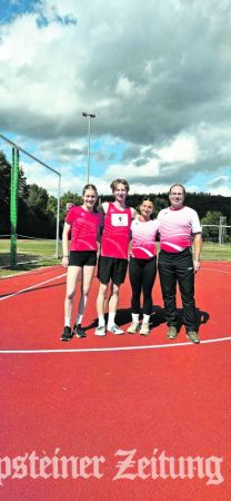 Kreismehrkampfmeisterschaften in Eppstein (v.l.): Ines Frank, Jannik Hickmann, Juna Torky und Michael Gäns.Foto: privat