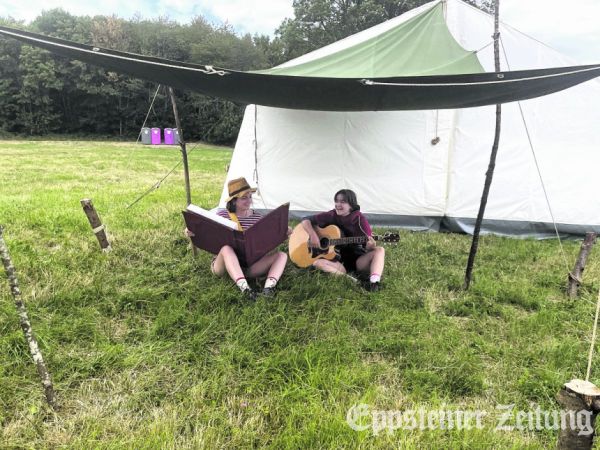 Gemeinsames Singen gehört fest zum Zeltlager-Programm.Foto: privat
